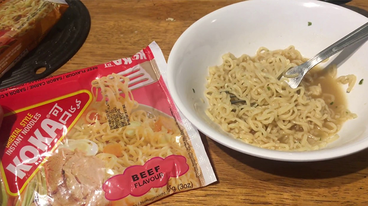 Image of instant noodles packet and instant noodles which have been cooked.